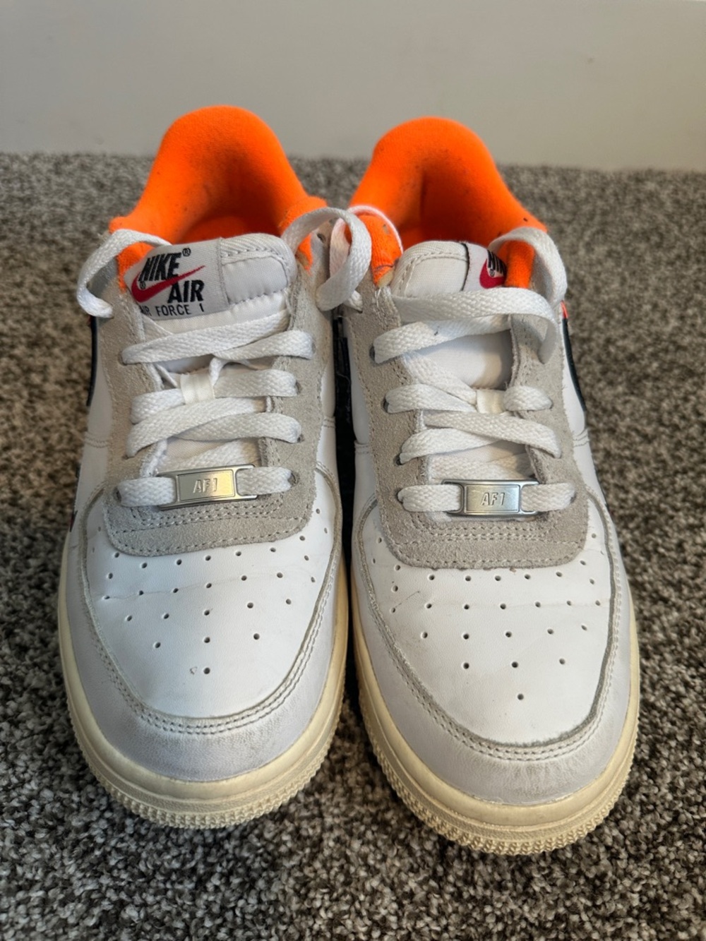 Nike White Low-Top Sneakers with Orange Lining